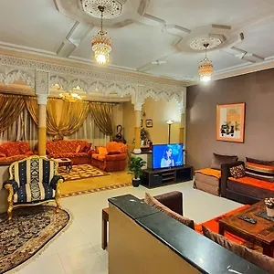 Oranger Family House Center, Private Large House, Terasse Garden View, Free Parking Marrakesch